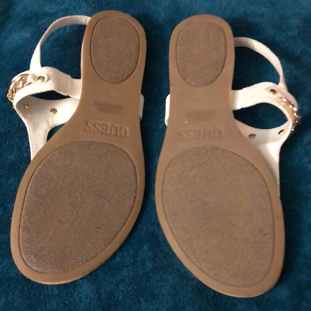 GUESS - Picture 3 of 3